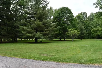 10566 Clapsaddle Avenue NE, Alliance, OH 44601 - Photo 35