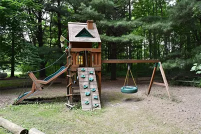10566 Clapsaddle Avenue NE, Alliance, OH 44601 - Photo 29
