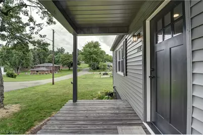 230 5th Street SW, Sugarcreek, OH 44681 - Photo 3
