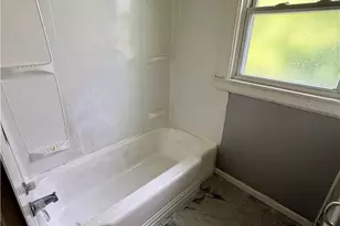 1725 Midland Ave, Youngstown, OH 44509 - Photo 9