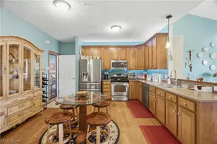 3932 Courtyard Dr, Lorain, OH 44053 - Photo 5