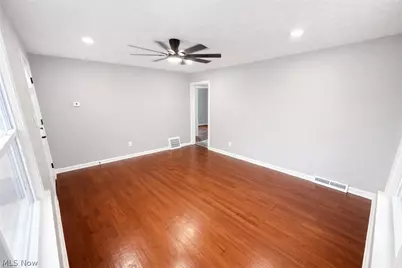 19910 Mountville Drive, Maple Heights, OH 44137 - Photo 9