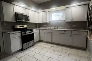 685 E 131st St, Loveland, OH 44108 - Photo 13