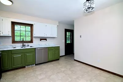 1585 Hemlock Drive, Ashtabula, OH 44004 - Photo 7