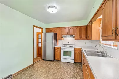 2758 Shellhart Road, Norton, OH 44203 - Photo 9