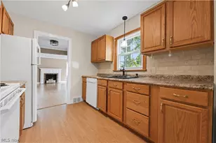 1042 Kingsway St, Alliance, OH 44601 - Photo 9
