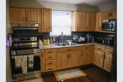 1258 Vane Avenue, Akron, OH 44310 - Photo 5