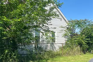 415 S 3rd St, Martins Ferry, OH 43935 - Photo 3