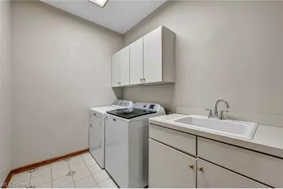 7397 Cherry Hill Lane, Grandview Heights, OH 44147 - Photo 33