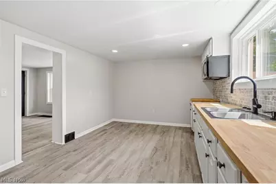 440 S Freedom Avenue, Alliance, OH 44601 - Photo 13