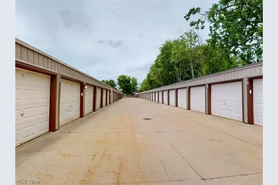 9510 Cove Drive #C 11, North Royalton, OH 44133 - Photo 5