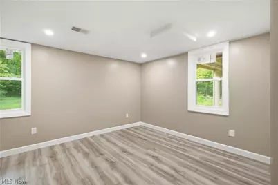 17366 Market Street, Lake Milton, OH 44429 - Photo 13