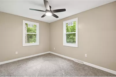 17366 Market Street, Lake Milton, OH 44429 - Photo 7