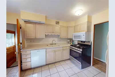 2068 Green Road, Madison, OH 44057 - Photo 13