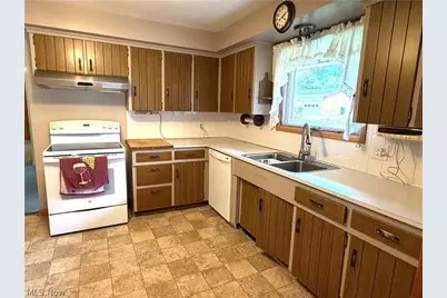 330 Weber Avenue NE, North Canton, OH 44720 - Photo 9