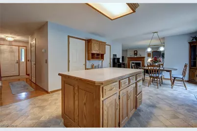 995 Clearview Drive SE, New Philadelphia, OH 44663 - Photo 9