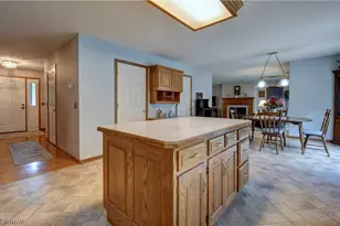 995 Clearview Dr SE, New Philadelphia, OH 44663 - Photo 9