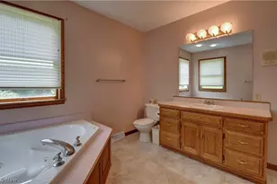 995 Clearview Dr SE, New Philadelphia, OH 44663 - Photo 23