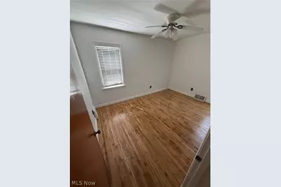 10810 Windham Road, Parma, OH 44130 - Photo 5
