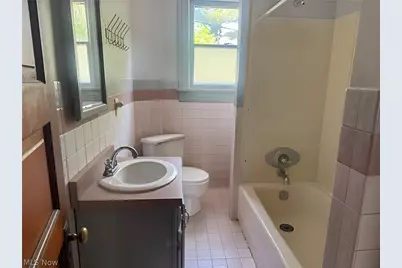 261 E Main Street, St Clairsville, OH 43950 - Photo 11