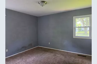 19418 Meadowlark Lane, Warrensville Heights, OH 44128 - Photo 9