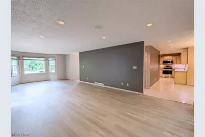7550 James Drive, North Royalton, OH 44133 - Photo 9