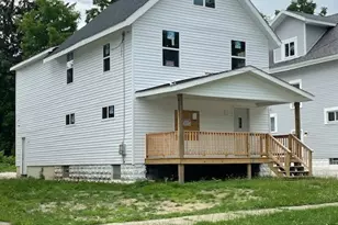 672 Moon St, Akron, OH 44307 - Photo 1