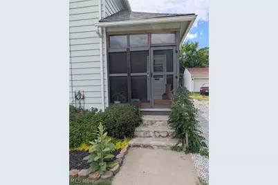 1633 Holland Court SW, Canton, OH 44706 - Photo 3