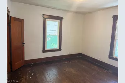 1049 W 12th Street, Lorain, OH 44052 - Photo 5