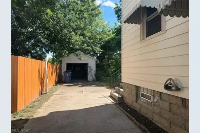 1049 W 12th Street, Lorain, OH 44052 - Photo 11