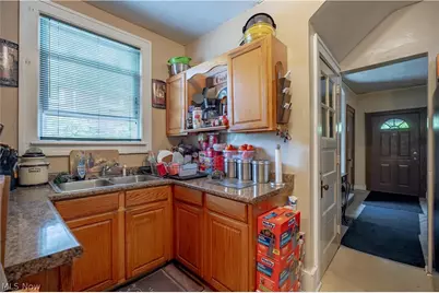 531 Fernwood Drive, Akron, OH 44320 - Photo 17