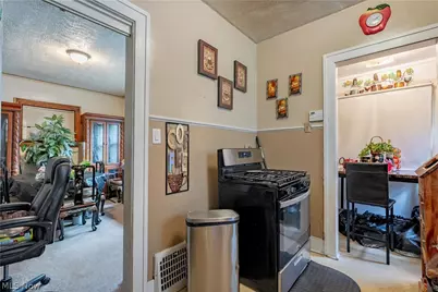 531 Fernwood Drive, Akron, OH 44320 - Photo 27
