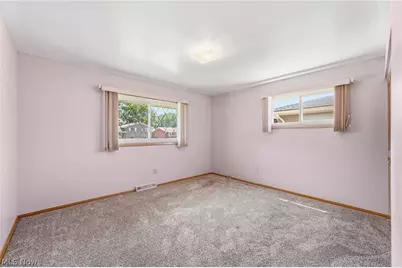 1226 Golden Gate Boulevard, Mayfield Heights, OH 44124 - Photo 23
