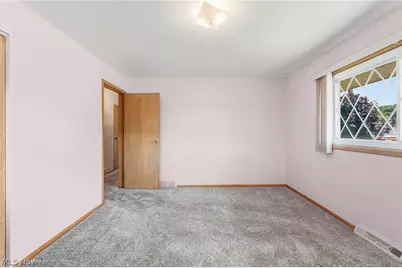 1226 Golden Gate Boulevard, Mayfield Heights, OH 44124 - Photo 25