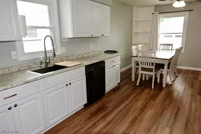 1325 Elmwood Road, Mayfield Heights, OH 44124 - Photo 13