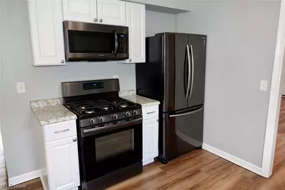 1325 Elmwood Road, Mayfield Heights, OH 44124 - Photo 15