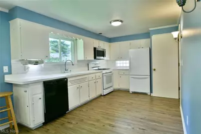 2141 North Road NE, Warren, OH 44483 - Photo 17
