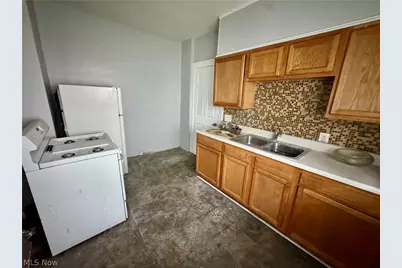 1541 Glenmont Road, East Cleveland, OH 44118 - Photo 9