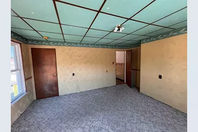 529 Railroad Street, Chester, WV 26034 - Photo 15