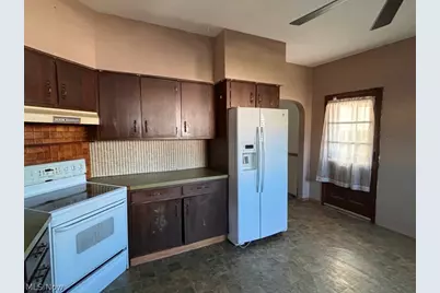 529 Railroad Street, Chester, WV 26034 - Photo 7