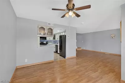 533 Tollis Parkway #1-02, Grandview Heights, OH 44147 - Photo 7