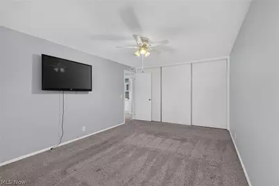 533 Tollis Parkway #1-02, Grandview Heights, OH 44147 - Photo 15