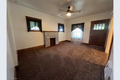 403 N Saint Clair Street, Girard, OH 44420 - Photo 9