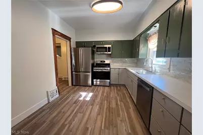 403 N Saint Clair Street, Girard, OH 44420 - Photo 13