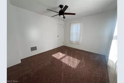 403 N Saint Clair Street, Girard, OH 44420 - Photo 15