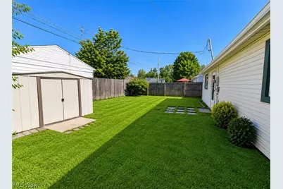 351 Devonshire Road, Vermilion, OH 44089 - Photo 13