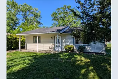 351 Devonshire Road, Vermilion, OH 44089 - Photo 1