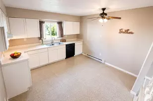 351 Devonshire Rd, Vermilion, OH 44089 - Photo 5