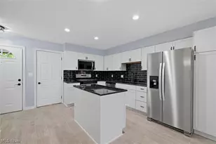 6670 Seville Dr, Canfield, OH 44406 - Photo 3