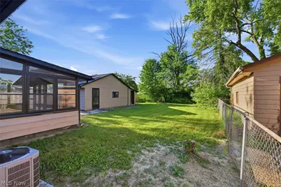 2105 Stewart Drive NW, Warren, OH 44485 - Photo 23